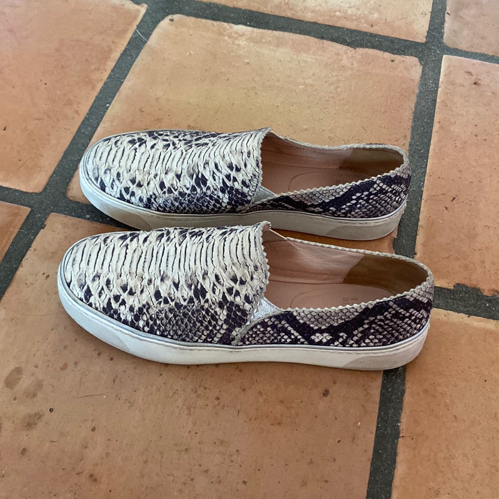 Stuart Weizman Snakeskin Leather Sneakers In Size 8.5